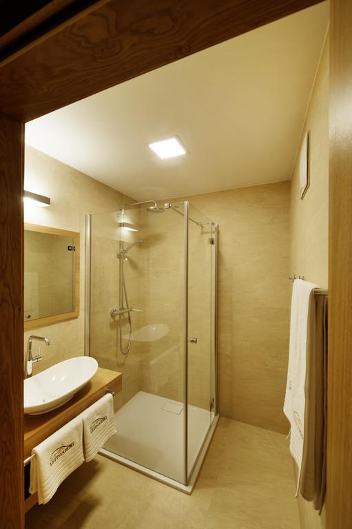 Gut Leithaberg Hotel Jois Exterior photo