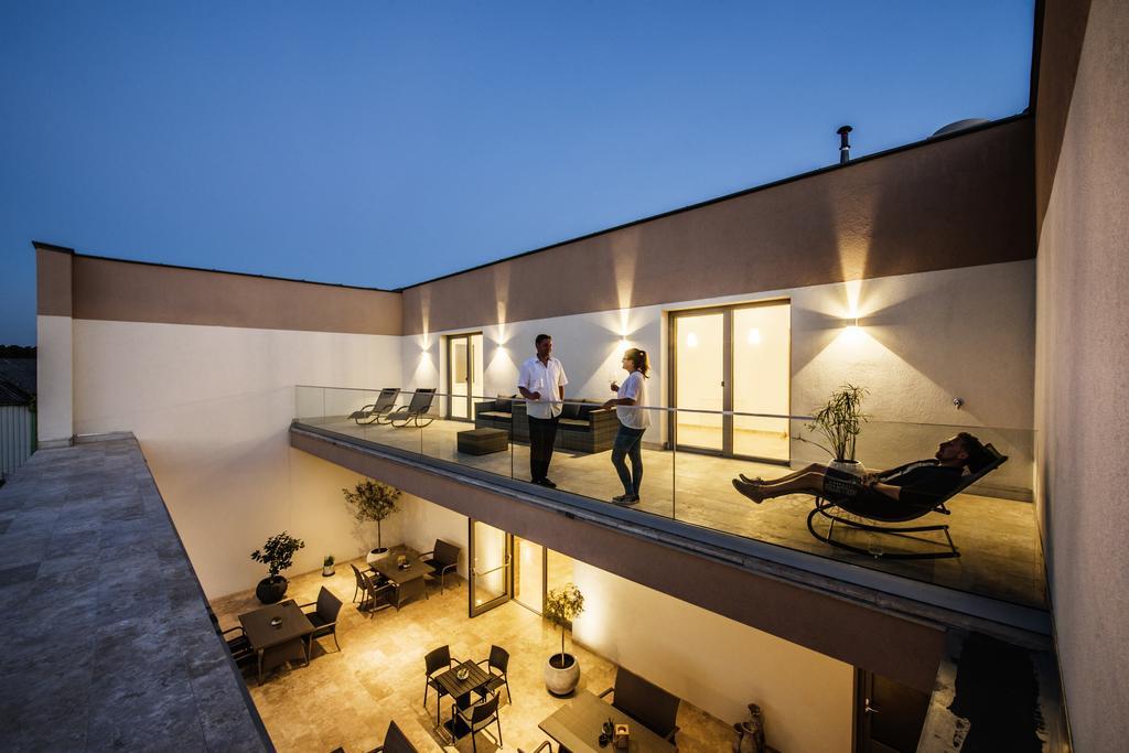 Gut Leithaberg Hotel Jois Exterior photo