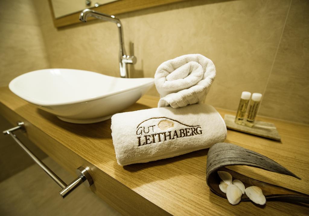 Gut Leithaberg Hotel Jois Exterior photo