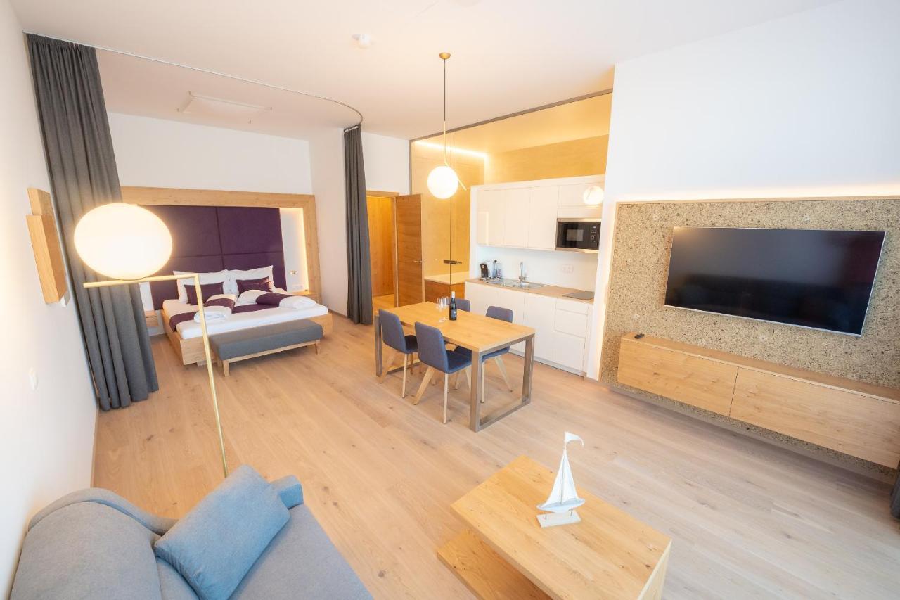Gut Leithaberg Hotel Jois Exterior photo
