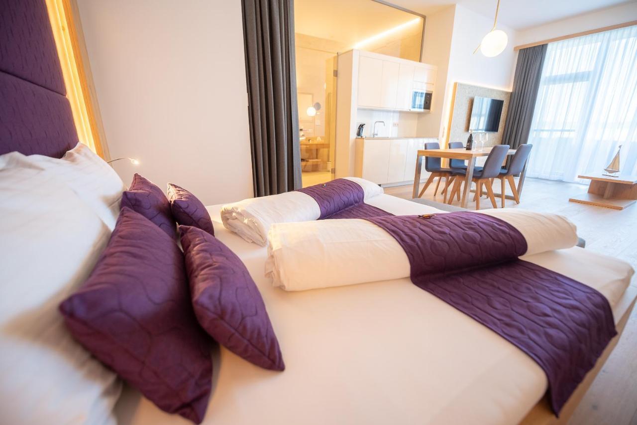 Gut Leithaberg Hotel Jois Exterior photo