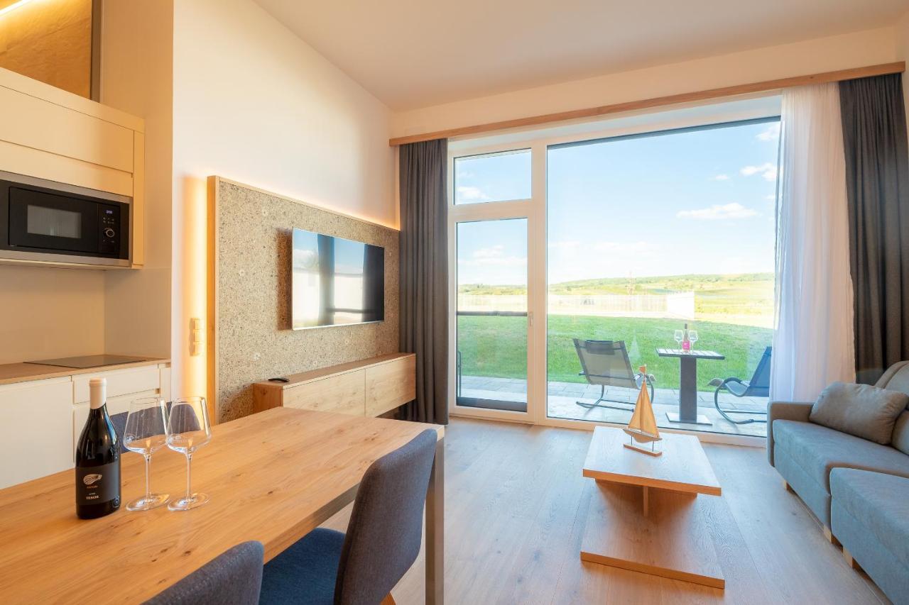 Gut Leithaberg Hotel Jois Exterior photo